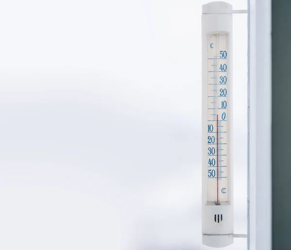 Thermometer In Window — Stock Photo, Image