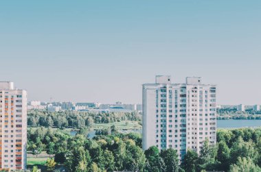 Yaz şehir manzarası