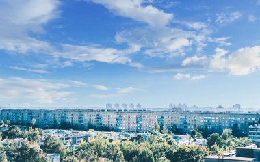 Yaz şehir manzarası