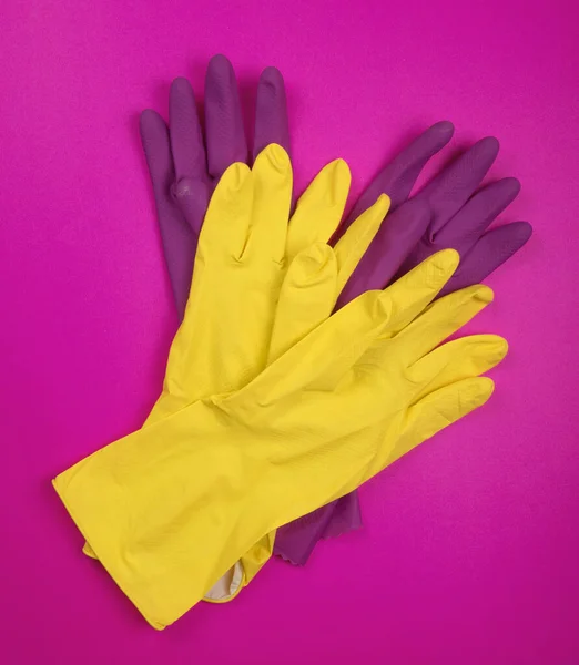 Guantes Goma Color Para Limpieza Sobre Fondo Rosa Concepto Casa — Foto de Stock