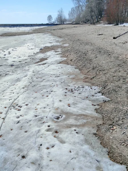 Hielo de primavera en el mar —  Fotos de Stock