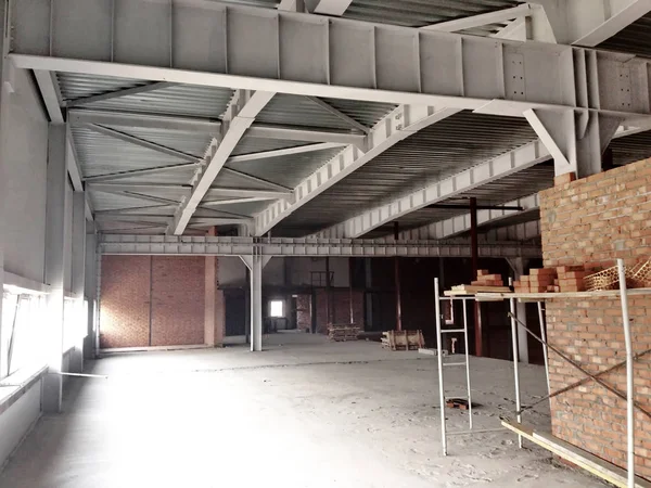 İçerideki Endüstriyel Binanın İnşaat Alanı