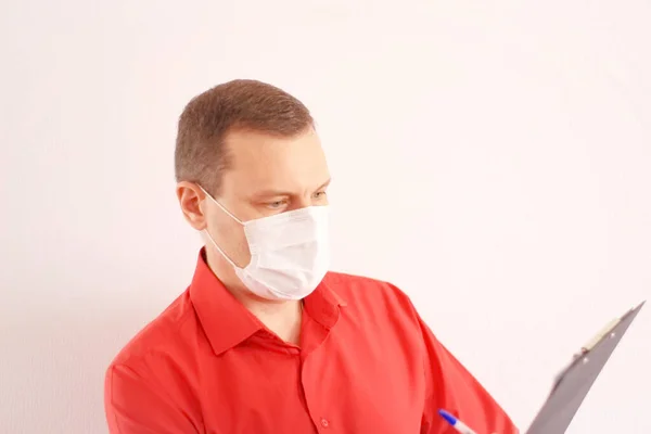 Male Employee White Medical Mask Work — Stock Photo, Image