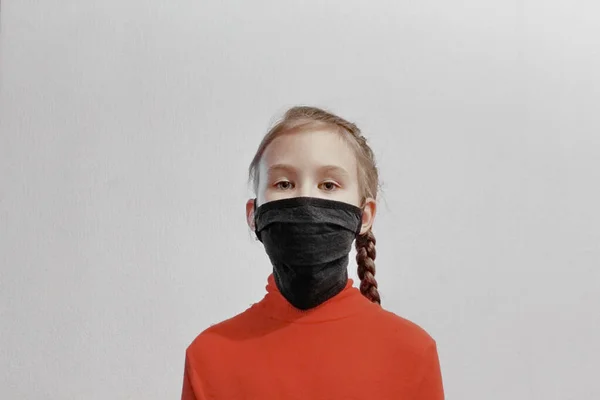Chica Una Pandemia Medicina Máscara Protectora — Foto de Stock