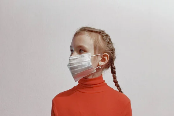 Chica Una Pandemia Medicina Máscara Protectora — Foto de Stock
