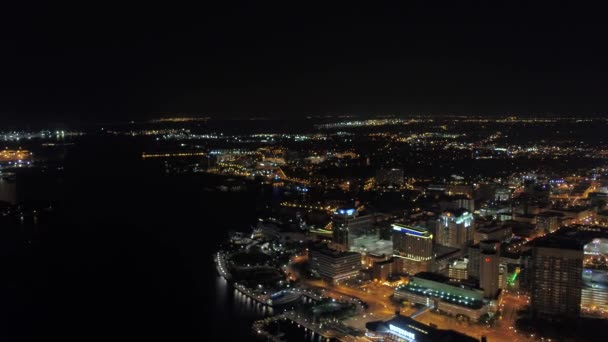 Vídeo Aéreo Del Centro Norfolk Por Noche — Vídeos de Stock