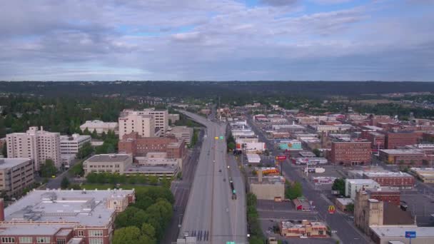 Légi Videó Belvárosában Spokane Egy Napsütéses Napon — Stock videók