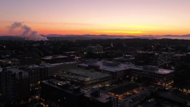 Vídeo Aéreo Del Centro Burlington Por Mañana Durante Hermoso Amanecer — Vídeos de Stock