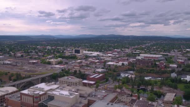 Luchtfoto Video Van Downtown Spokane Een Bewolkte Dag — Stockvideo