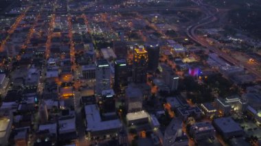 Şehir merkezindeki Birmingham geceleri hava video.