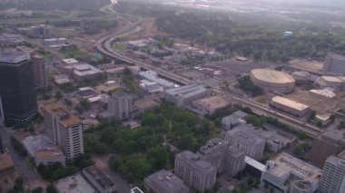 Şehir merkezindeki Birmingham güneşli bir hava video.