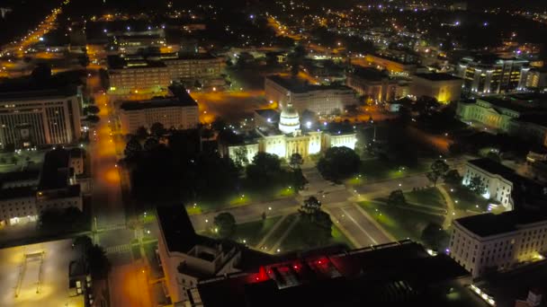 Vídeo Aéreo Del Centro Montgomery Por Noche — Vídeo de stock