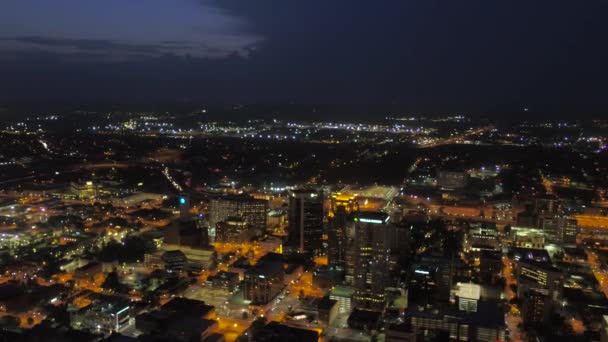 Vídeo Aéreo Del Centro Birmingham Por Noche — Vídeos de Stock