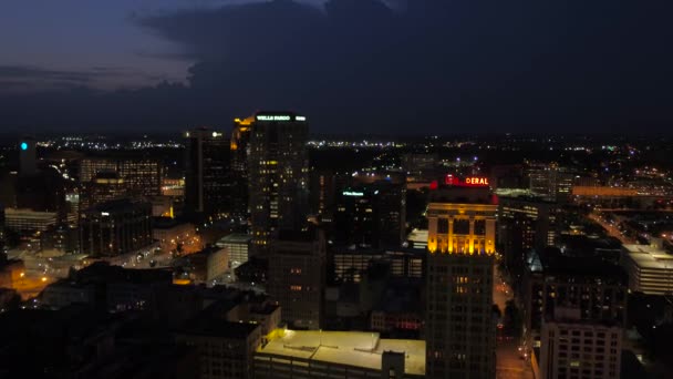 Luchtfoto Video Van Het Centrum Van Birmingham Nacht — Stockvideo