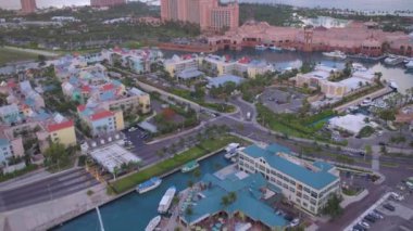 Bahamada ki o gün batımında Nassau adasının hava video.