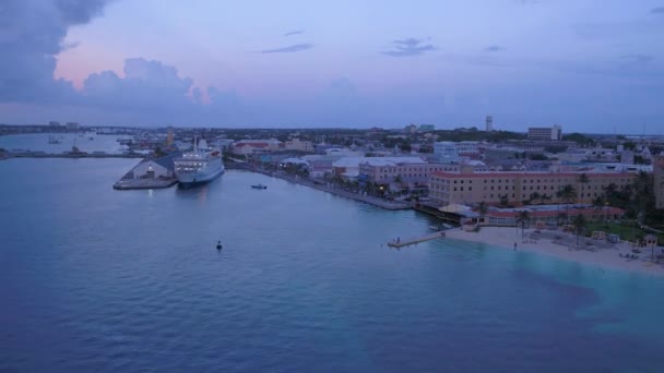 Letecké Video Ostrova Nassau Bahamách Při Západu Slunce — Stock video