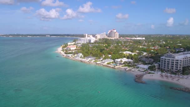 Luchtfoto Video Van Nassau Island Bahama Een Duidelijke Mooie Zonnige — Stockvideo