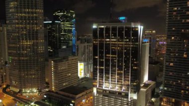 Downtown Miami gece hava video.