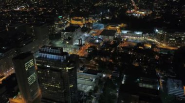 Şehir Wilmington geceleri hava video.