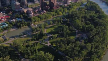 Şehir Calgary güneşli bir hava Video.