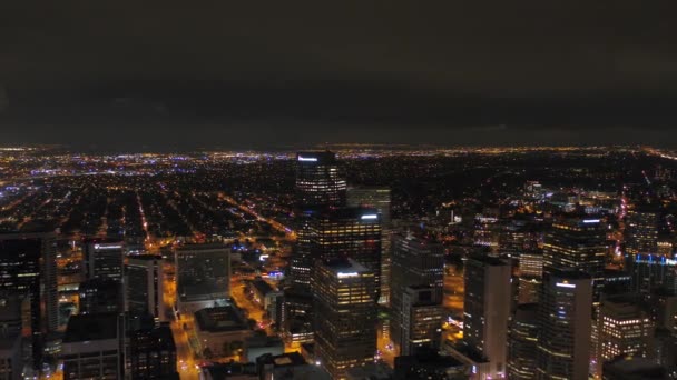 Luchtfoto Video Van Downtown Denver Nachts — Stockvideo