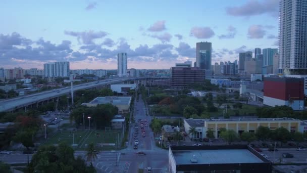 Letecké Video Centru Miami Při Západu Slunce — Stock video