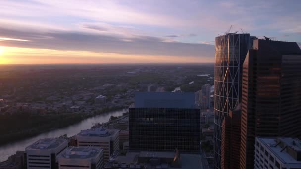 Luftbild Der Innenstadt Von Calgary Bei Sonnenaufgang Und Sonnenaufgang — Stockvideo