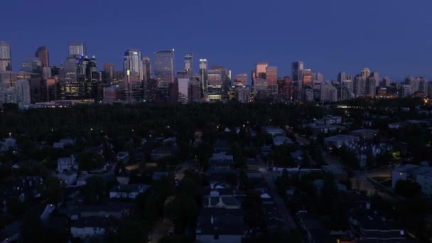 Luftbild Der Innenstadt Von Calgary Bei Nacht — Stockvideo