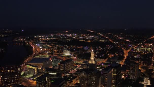 Vídeo Aéreo Del Centro Hartford Por Noche — Vídeos de Stock