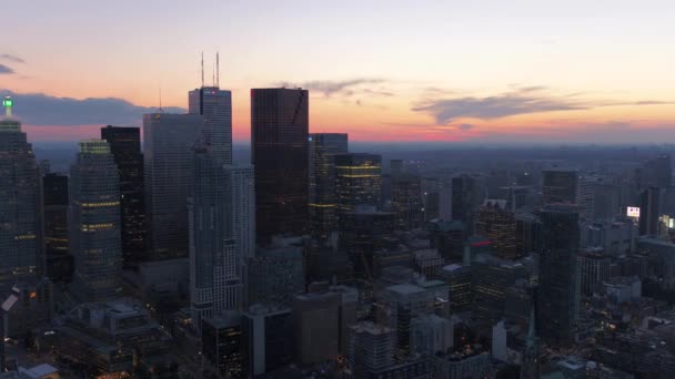 多伦多市中心的空中视频在日落的美丽晴朗的夜晚 — 图库视频影像