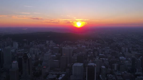 モントリオールのダウンタウン夕日の美しい夕方の空撮 — ストック動画