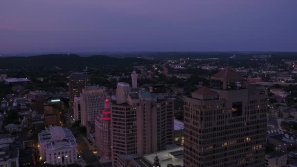 Vídeo Aéreo Del Centro Newhaven Por Noche — Vídeo de stock