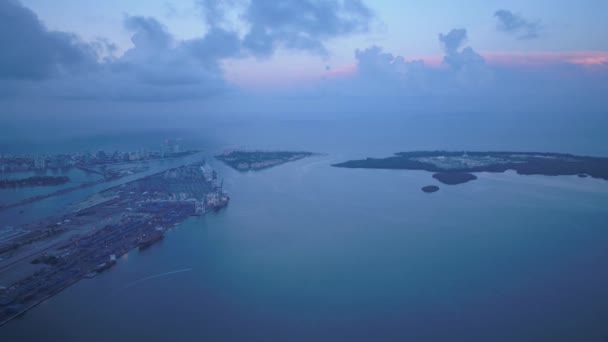 Luchtfoto Video Van Downtown Miami Bij Zonsondergang — Stockvideo