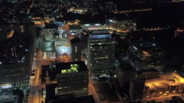 Şehir Wilmington geceleri hava video.