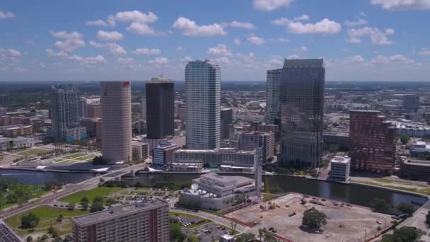 Luchtfoto Video Van Tampa Centrum Omgeving Een Zonnige Dag — Stockvideo