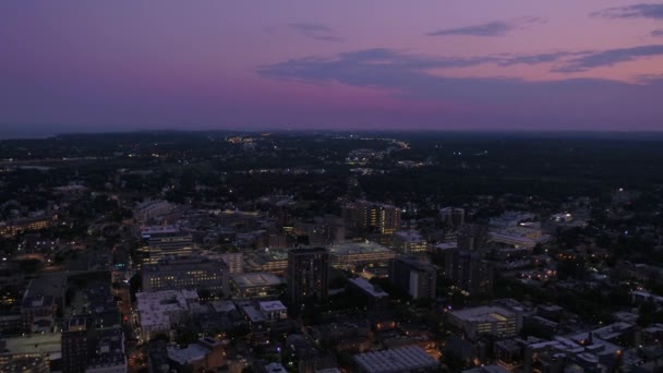 夜间纽黑文市中心的空中视频 — 图库视频影像