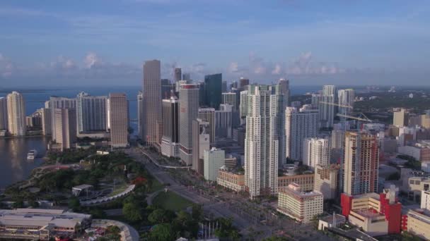 Luchtfoto Video Van Downtown Miami Een Zonnige Dag — Stockvideo