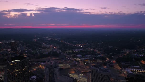 Vídeo Aéreo Del Centro Hartford Por Noche — Vídeos de Stock