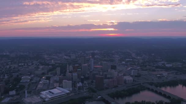 Video Aéreo Del Centro Hartford Atardecer — Vídeos de Stock