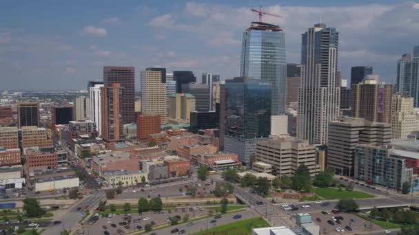 Luchtfoto Video Van Downtown Denver Een Zonnige Dag — Stockvideo