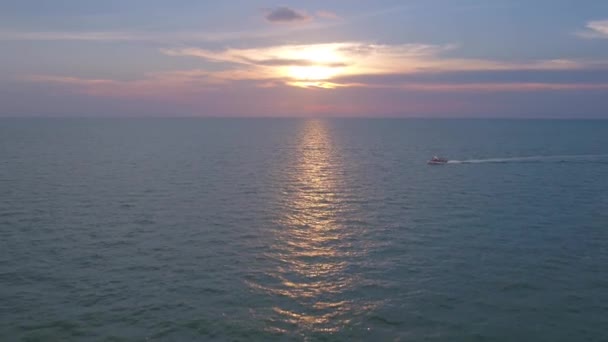 在日落时分 坦帕和皮特海滩的空中视频 — 图库视频影像