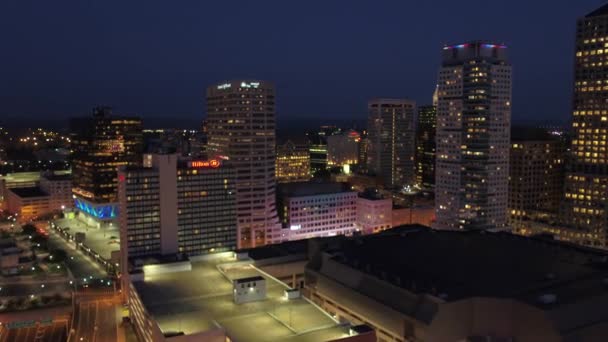 Vídeo Aéreo Del Centro Hartford Por Noche — Vídeo de stock