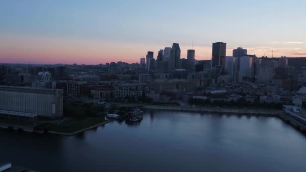 Video Aéreo Del Centro Montreal Atardecer Una Hermosa Noche — Vídeos de Stock