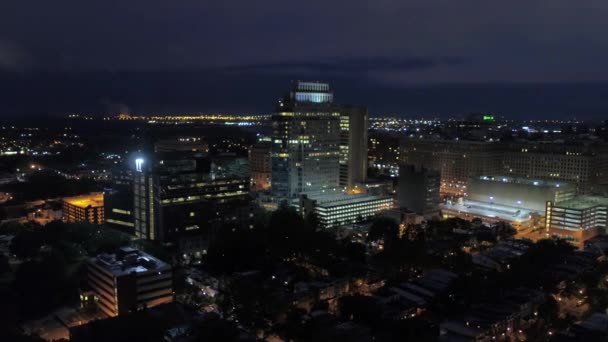 夜のダウンタウン ウィルミントンの空撮 — ストック動画