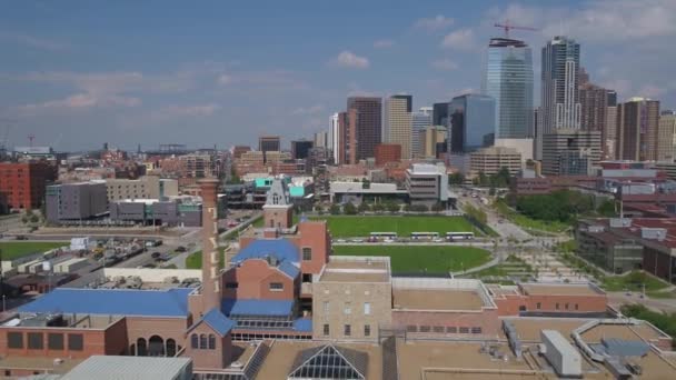 Vídeo Aéreo Del Centro Denver Día Soleado — Vídeo de stock