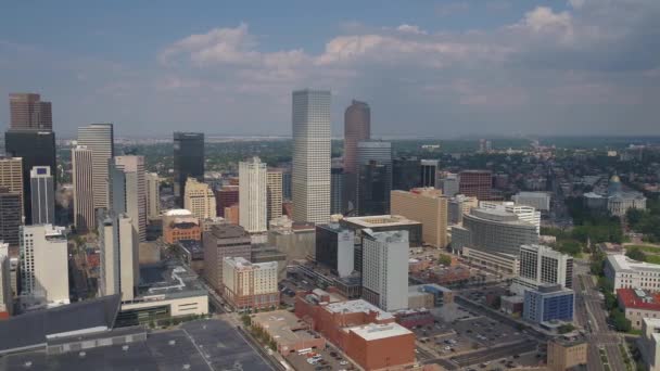 Luftbild Der Innenstadt Von Denver Einem Sonnigen Tag — Stockvideo