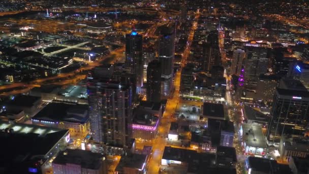 Vídeo Aéreo Del Centro Denver Por Noche — Vídeo de stock