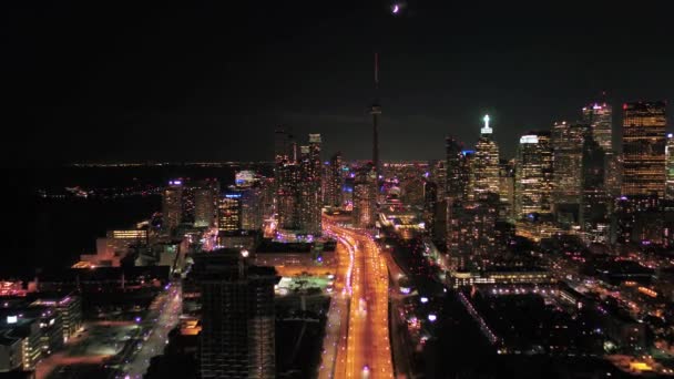 夜间多伦多市中心的空中视频与美丽的城市灯光 — 图库视频影像