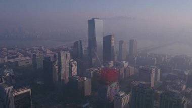 Bina 63 ve Seoul bölgesinde Yeouido liman bölgesinde hava video.