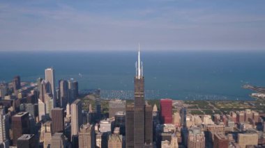 Güneşli bir günde Chicago şehir merkezine hava video.